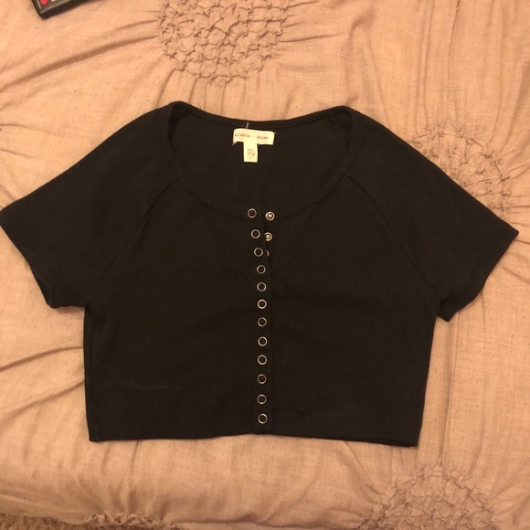 Black Button Up Crop Top - Picture 1 of 3